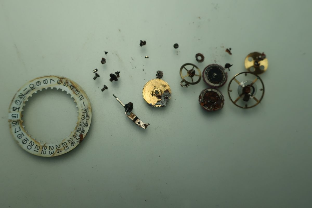 Révision Rolex Submariner 16610LV - Atelier Sanders - Cannes (06) Révision Rolex Submariner 16610LV - Atelier Sanders - Cannes (06)